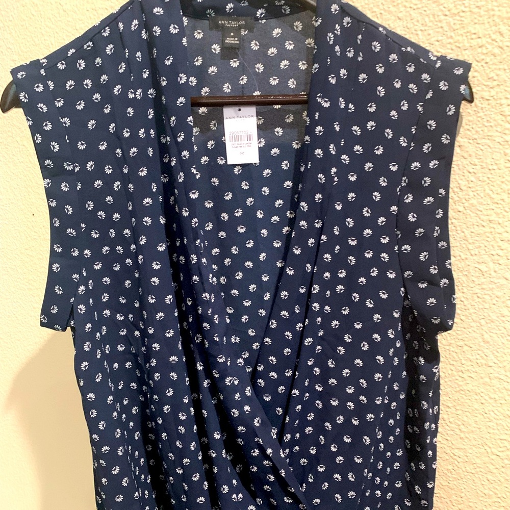 NWT- Ann Taylor Factory sleeveless top,crossover front, blue & white, size M.